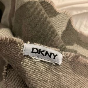 DKNY camo scarf